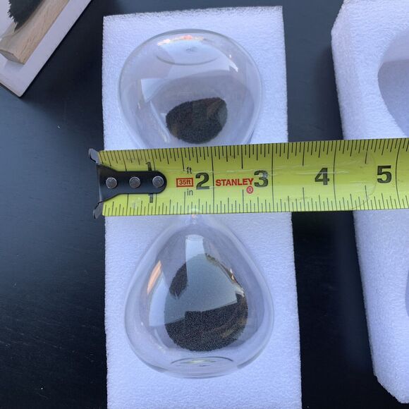 Magnetic 1 Minute Hourglass by Kikkerland Anthropologie - Picture 4 of 4